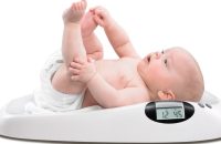 tre so sinh nang bao nhieu ki 200x130 - Phương pháp để trẻ tăng cân nhanh một cách khoa học