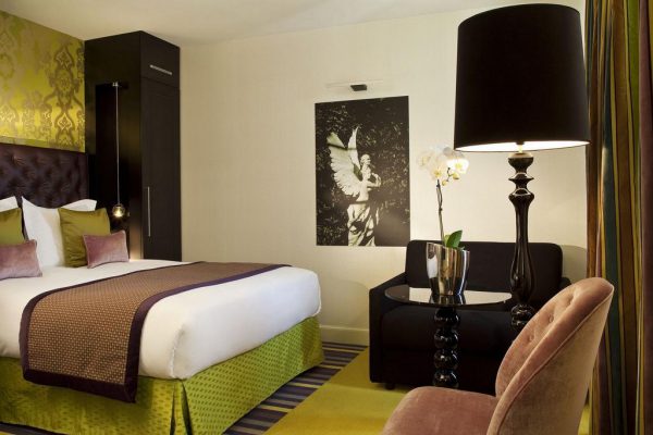 phong nghi khach san Le Petit Paris co dien sang trong 600x400 - Top 10 khách sạn 3 sao giá tốt ở Đà Lạt