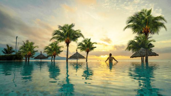 be boi view huong bien o Fusion Suites Danang Beach Khach san da nang lang man 600x338 - Top 10 khách sạn Đà Nẵng lãng mạn cho các cặp đôi