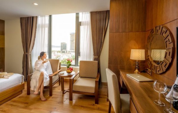 phong nghi sang trong dep mat 600x380 - Top 10 khách sạn Đà Nẵng lãng mạn cho các cặp đôi